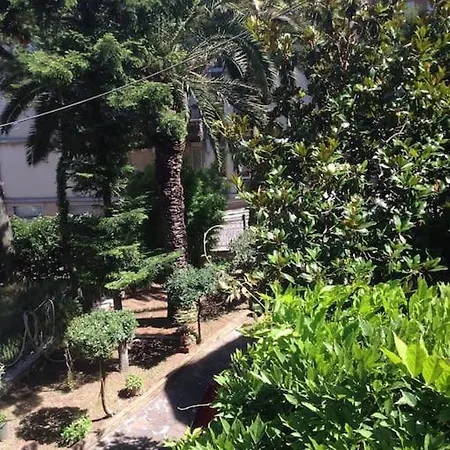 Apartament Gheta's Garden *